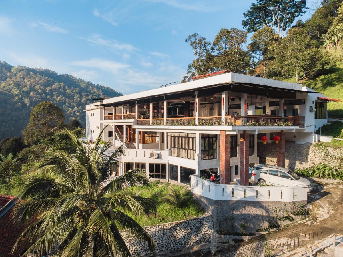 Ellin Forest Karaoke & Pool Resort Bukit Tinggi Bentong Bagian luar foto