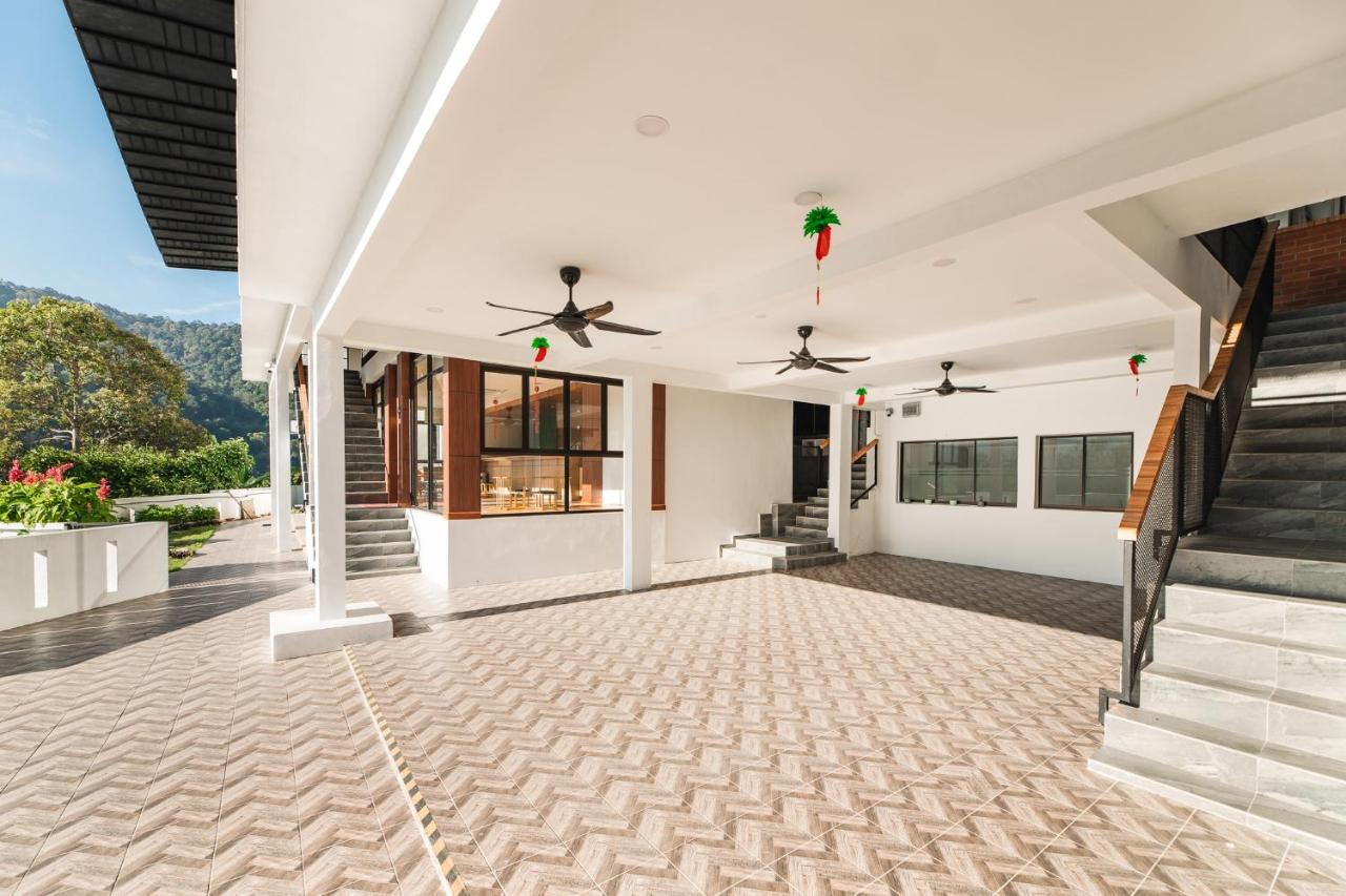 Ellin Forest Karaoke & Pool Resort Bukit Tinggi Bentong Bagian luar foto