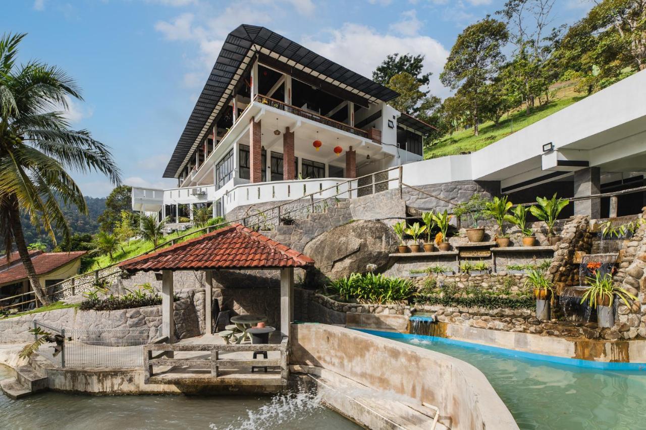 Ellin Forest Karaoke & Pool Resort Bukit Tinggi Bentong Bagian luar foto