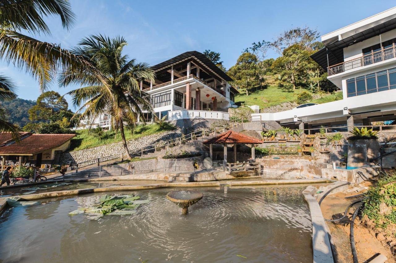 Ellin Forest Karaoke & Pool Resort Bukit Tinggi Bentong Bagian luar foto