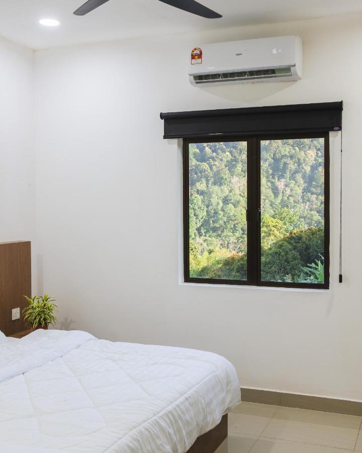 Ellin Forest Karaoke & Pool Resort Bukit Tinggi Bentong Bagian luar foto