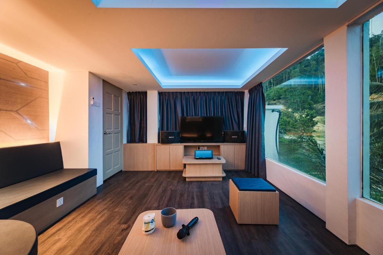 Ellin Forest Karaoke & Pool Resort Bukit Tinggi Bentong Bagian luar foto
